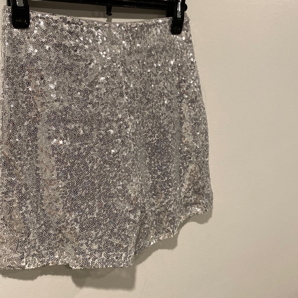 VERO MODA Women’s High Waist VMKAJE HW Shorts Sequin silver SHORTS Size XS - Picture 7 of 8